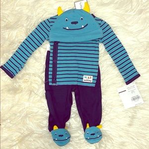 “Wild about mommy” Carters boys Newborn set + hat
